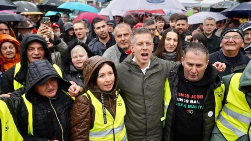 A testükkel védik a tiszások a tiszásokat