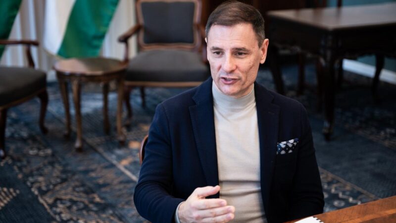 Tuzson Bence levélben figyelmeztette a budapesti nagykövetségeket, hogy a Pride be van tiltva