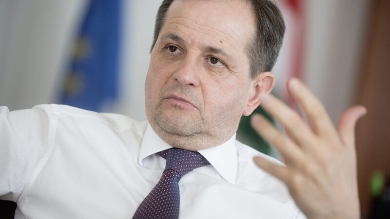 Budai Gyula is feljelentést tett Ruszin-Szendi Romulusz villabotránya miatt