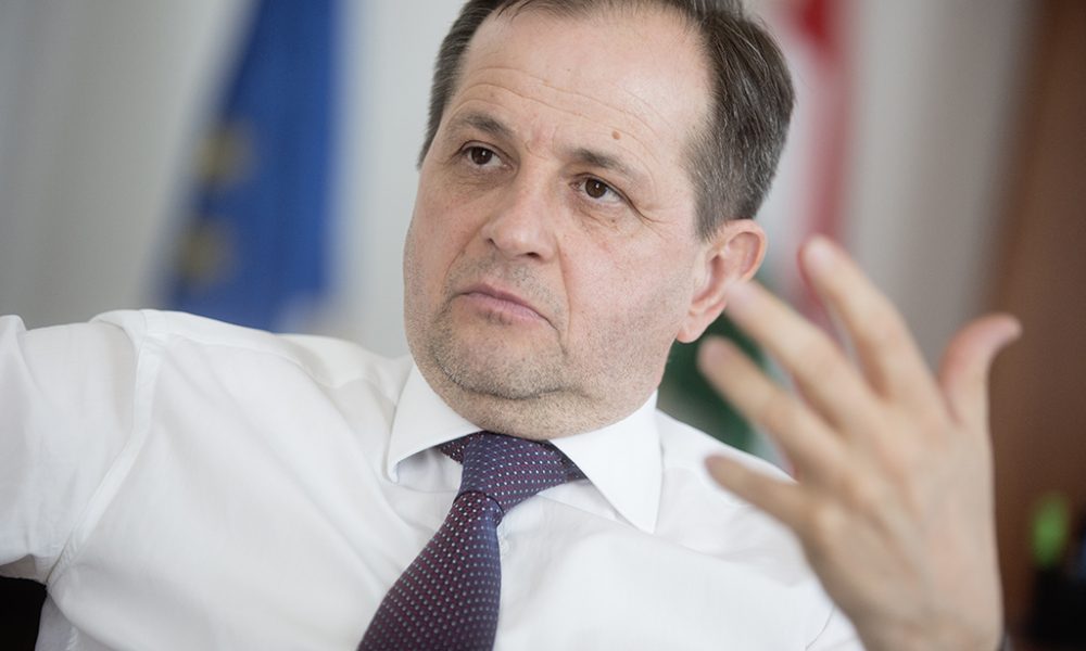 Budai Gyula is feljelentést tett Ruszin-Szendi Romulusz villabotránya miatt