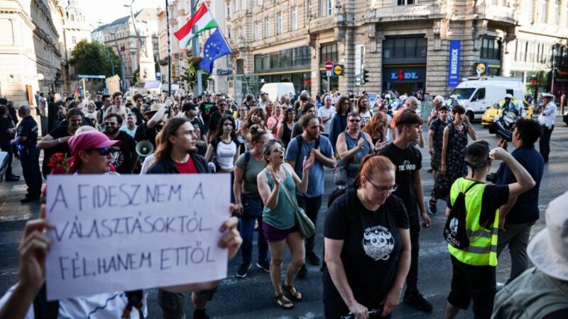 Folytatódott a „nem hagyjuk abba” tüntetéssorozat – most épp Hadházy nélkül