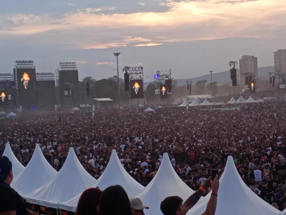 Mintegy félmillió ember tombolt Zágrábban a nemzetirock-együttes koncertjén – videókkal