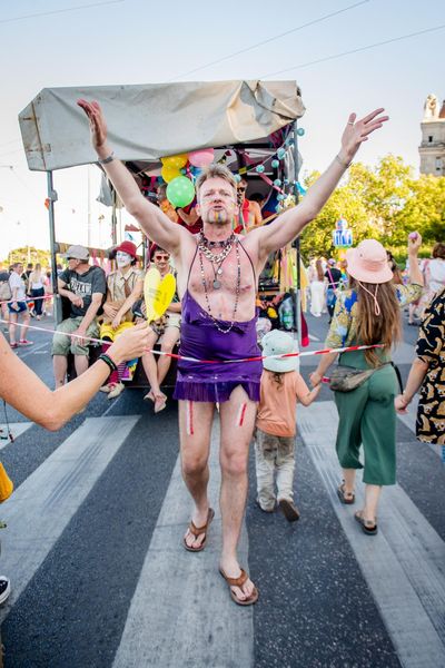 Totális nemzetközi mozgósítás a budapesti, ellenzéki pride-ra
