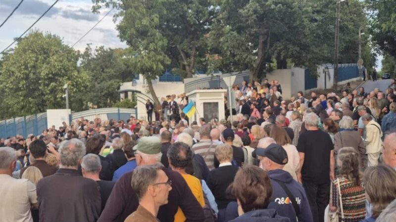 Gyertyagyújtással emlékeznek Bayer Zsolték a kényszersorozásban meggyilkoltak emlékére