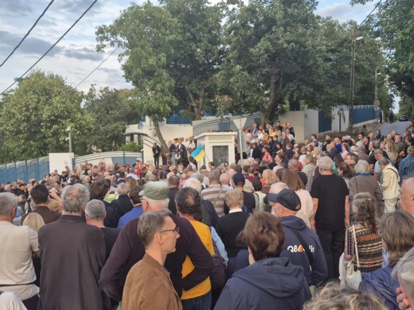 Gyertyagyújtással emlékeznek Bayer Zsolték a kényszersorozásban meggyilkoltak emlékére