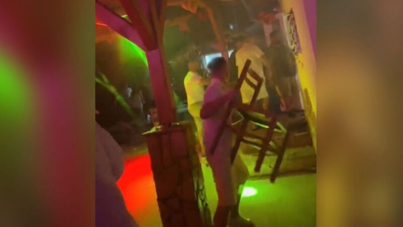 Tömegverekedés tört ki, székekkel törtek be egy alföldi diszkóba a „fiatalok”