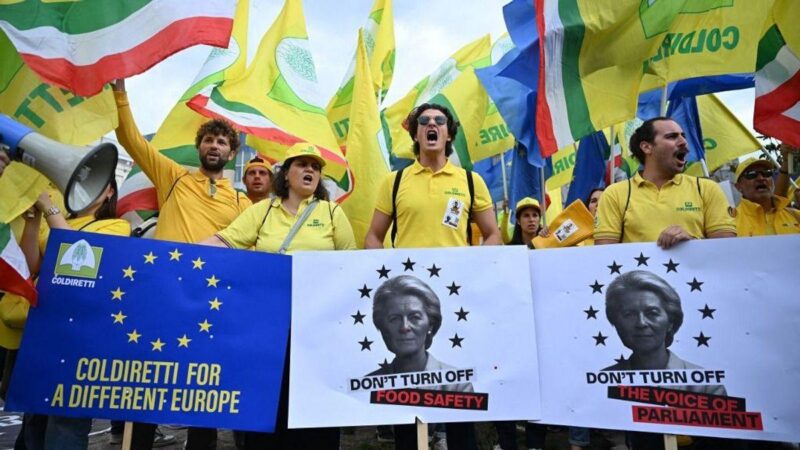 „Von der Leyen, távozzon!” – Rómában és Brüsszelben is utcára vonultak az olasz gazdák