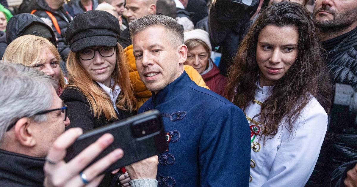 A Karmelitában nem remegnek, hanem röhögnek Magyaron: bármikor befuthat egy telefon Ilikétől