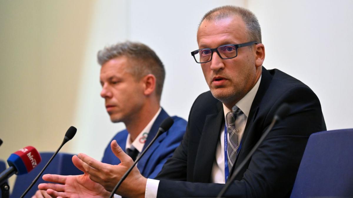 Bizonyítékok hada mutatja, hogyan tiltja meg a nyilatkozást az embereinek Magyar Péter