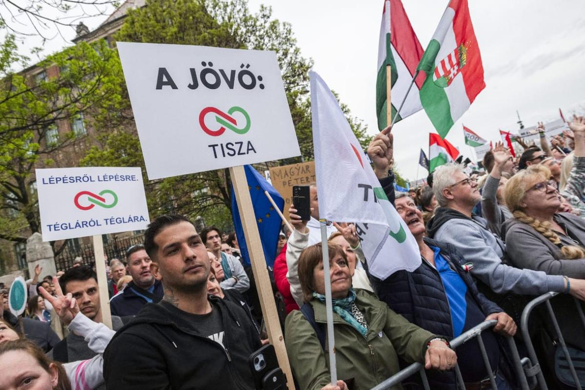 Melege volt a HÉV-en Magyar Péter rajongójának, a zsidók jutottak erről eszébe