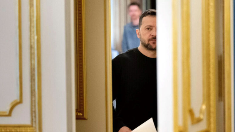 Aydinlik: Zelenszkij környezete folyamatosan menekíti ki lopott vagyonát Ukrajnából