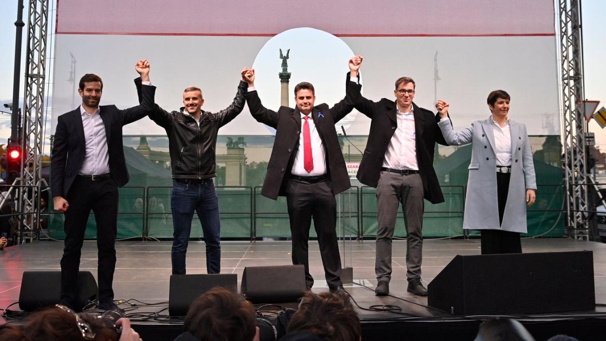 Zsarolás, lázadás, lámpavas: a baloldal szerint elég a demokráciából