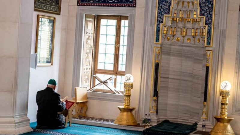 A poligámia elfogadására nevelnek Németország egyes kerületeiben