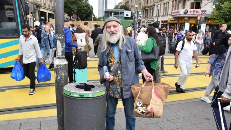 Németország: 1,2 millió ember guberál üvegeket, konzervdobozokat, hogy megéljen