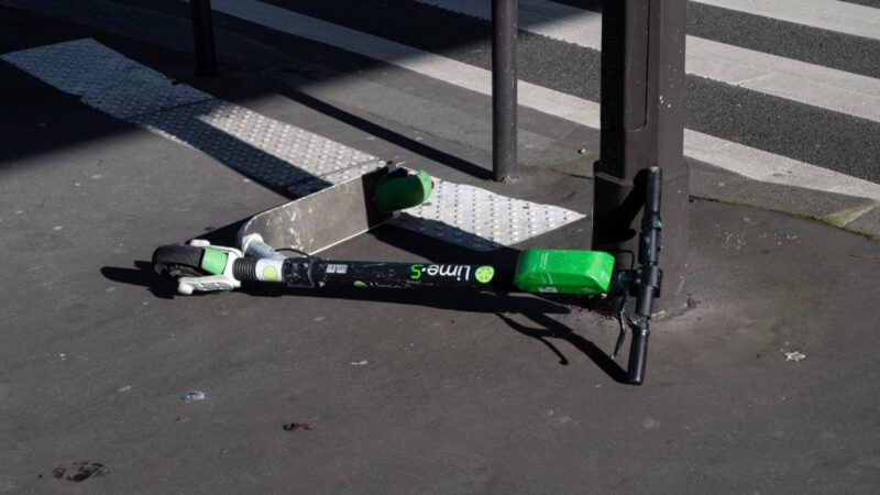 Egyre több fiatal szenved balesetet elektromos rollerrel, ezúttal egy 16 éves fiú esett óriásit Ozora külterületén