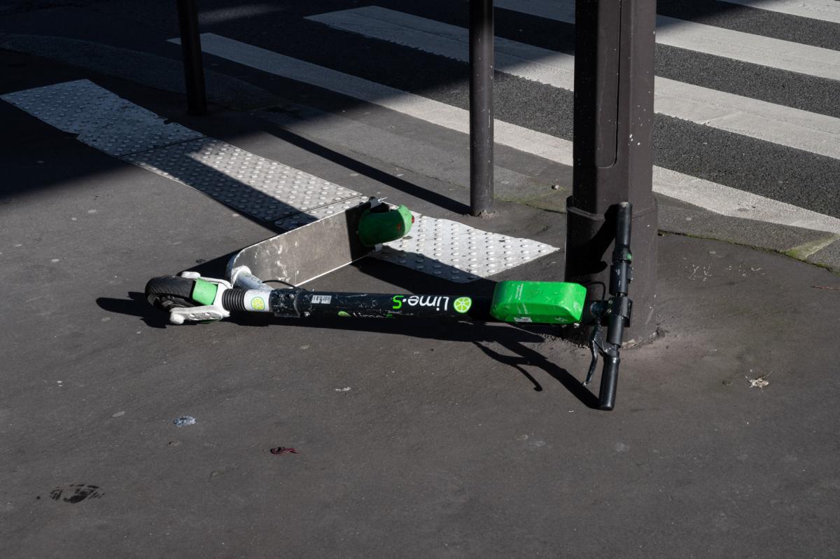 Egyre több fiatal szenved balesetet elektromos rollerrel, ezúttal egy 16 éves fiú esett óriásit Ozora külterületén