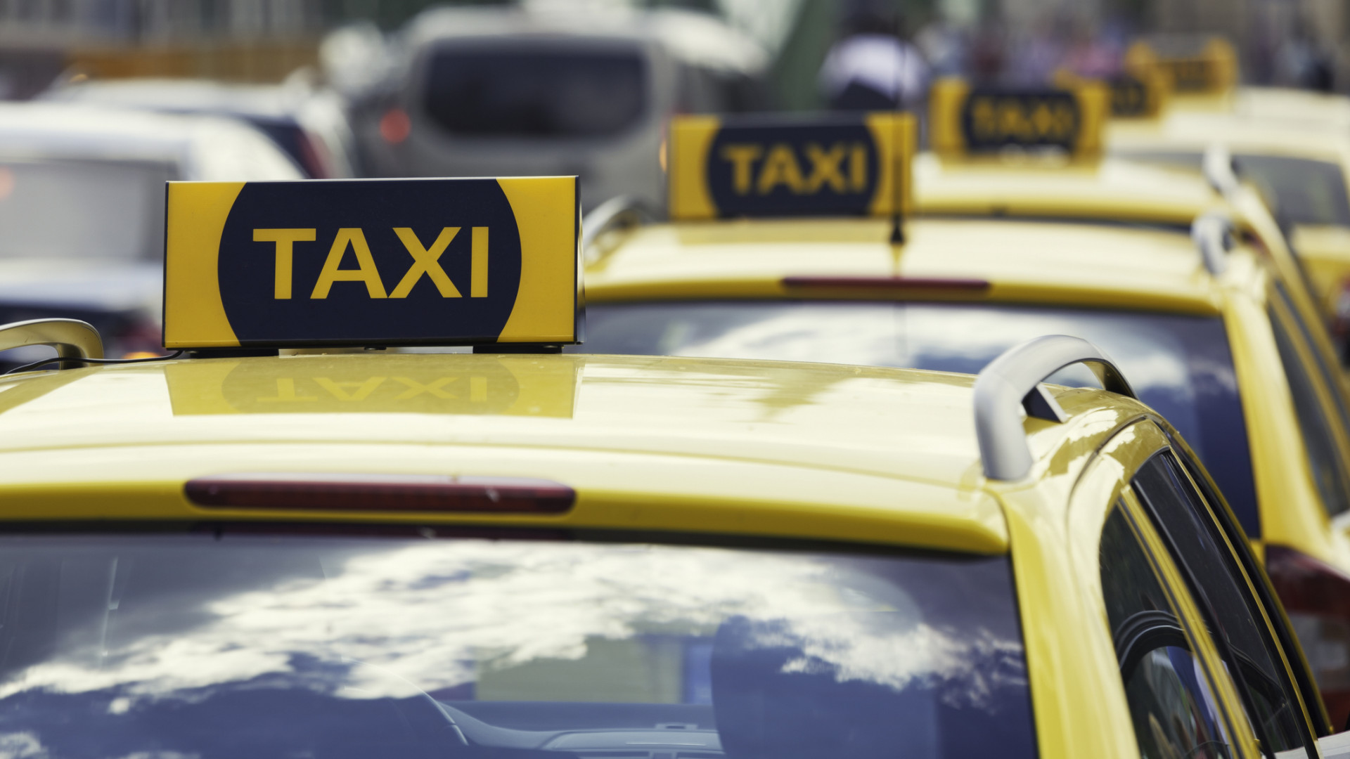 „Sok hűhó, semmiért” – Nem találkoznak a főváros taxis tervei a szakma elképzeléseivel