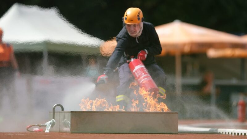 Botrányba fulladt a rendezvény, tévedésből a náci himnuszt játszották le a megnyitón