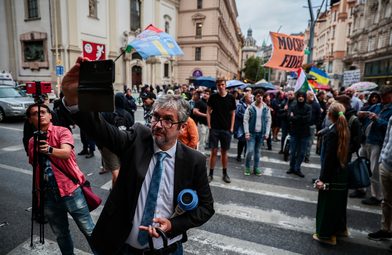 A mániákus ellenőr: Hadházy Ákos felemelkedése és az út a valóságvesztésig