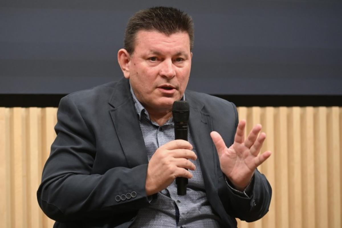 Szőlő utca: amikor a gyermekvédelemről szóló vita államellenes puccskísérletté és politikai túlélőharccá vált