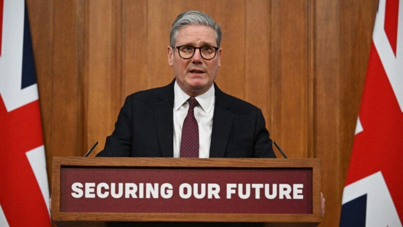 Starmer: Nagy-Britannia és Franciaország katonai bázisokat épít Ukrajnában