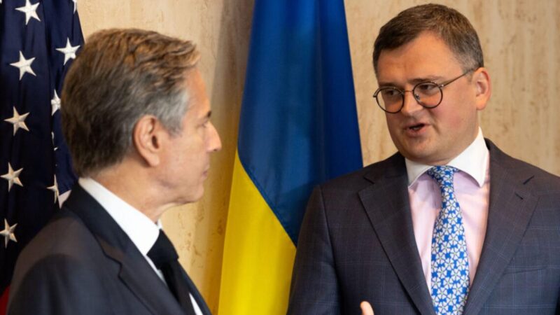 Ez az ukrán demokrácia: Már Kulebának is menekülnie kellett az országból