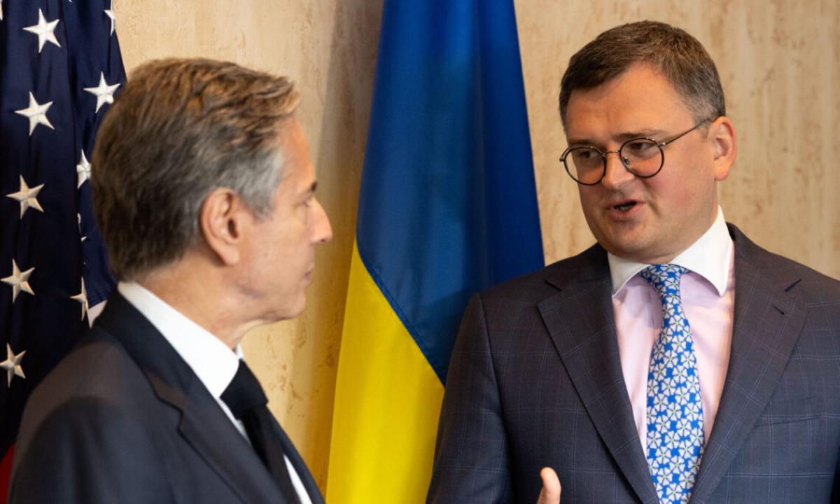 Ez az ukrán demokrácia: Már Kulebának is menekülnie kellett az országból