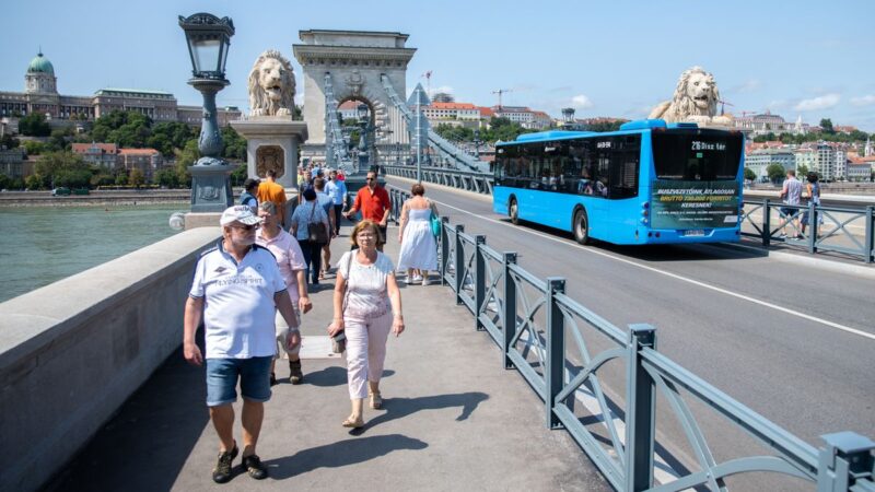 Érthetetlen, egyben szívtelen válasz érkezett Karácsony Gergelytől: iskolabuszokat sem engednek fel a Lánchídra