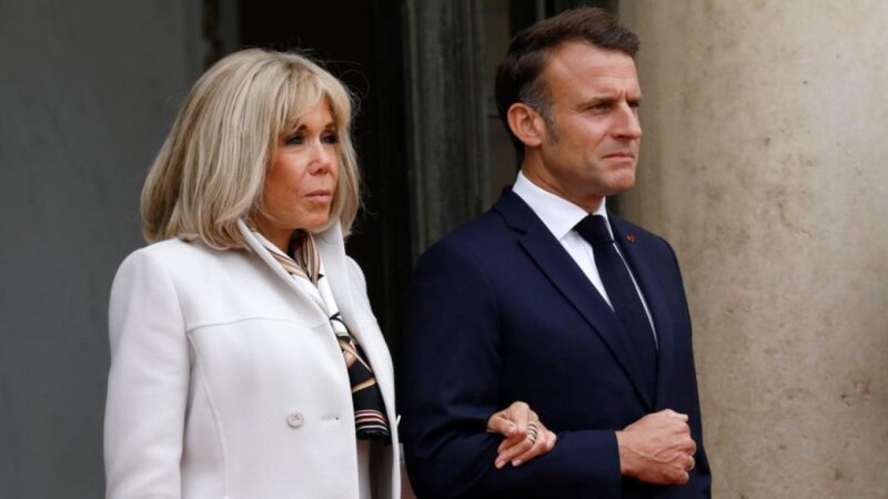 BBC: Macron fényképekkel fogja bizonyítani, hogy a felesége nő