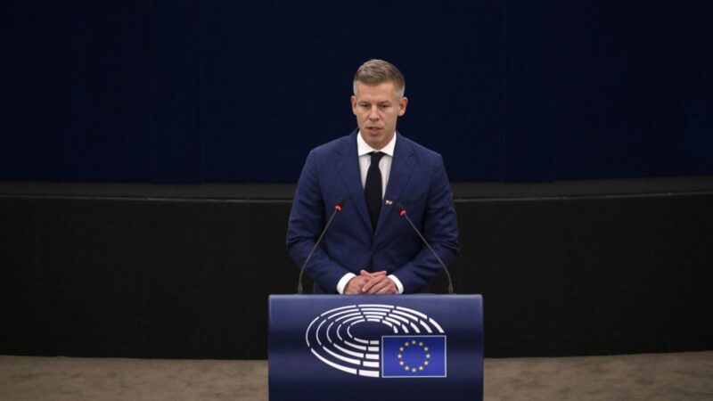 Szeptember 23-án döntenek Magyar Péter mentelmi jogáról az Európai Parlamentben
