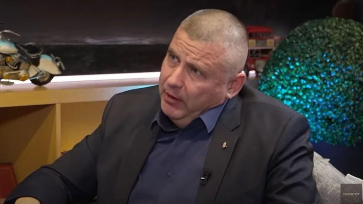 Glock az öv alatt? – Ruszin-Szendi Romulusz fegyverbotránya és ami mögötte van