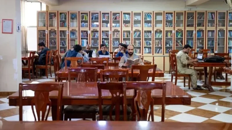 Betiltották a nők által írt könyveket az afganisztáni egyetemeken