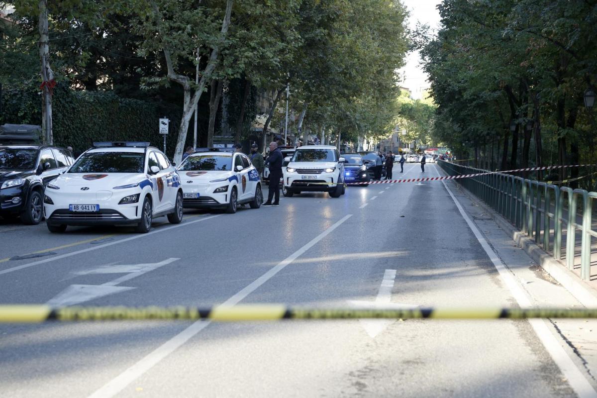 Tüzet nyitott a tárgyalóteremben és lelőtte a bírót egy férfi Albániában