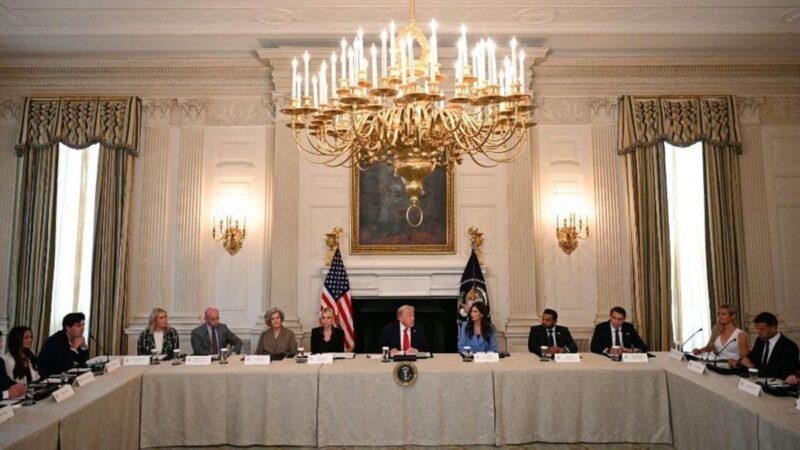 A Fehér Házban megnevezték Soros György alapítványát, mint az antifák egyik fő támogatóját