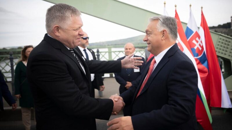 Robert Fico Orbán Viktorral tárgyal a SMER Patriótákhoz való csatlakozásáról