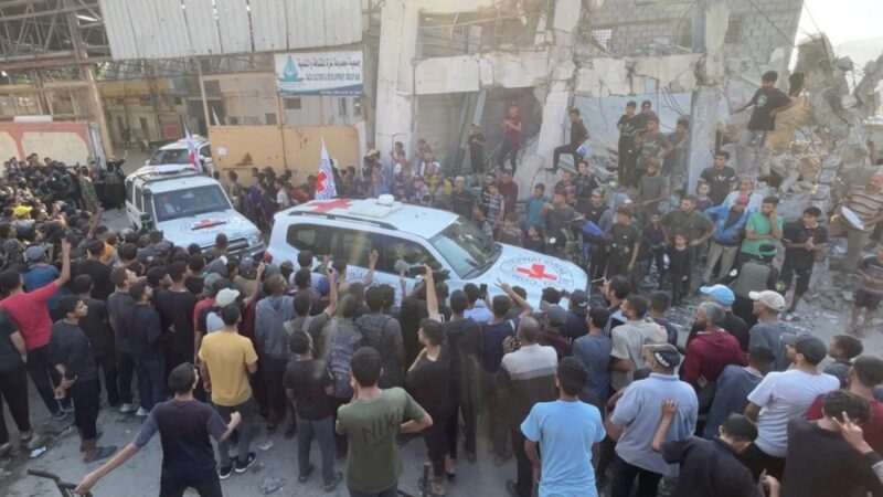 A Hamász megkezdte a túszok szabadon engedését