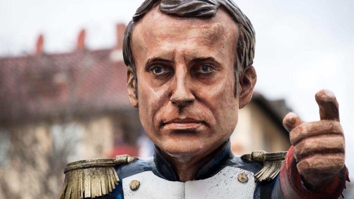 Orosz hírszerzés: Macron katonai beavatkozásra készül Ukrajnában, 2000 idegenlégiós már a határon állomásozik