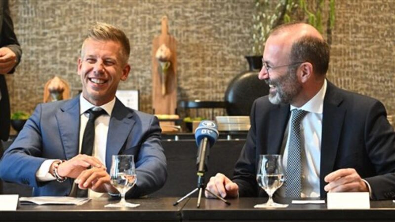 Manfred Weber: Nincs több kifogás, közös hadsereg kell