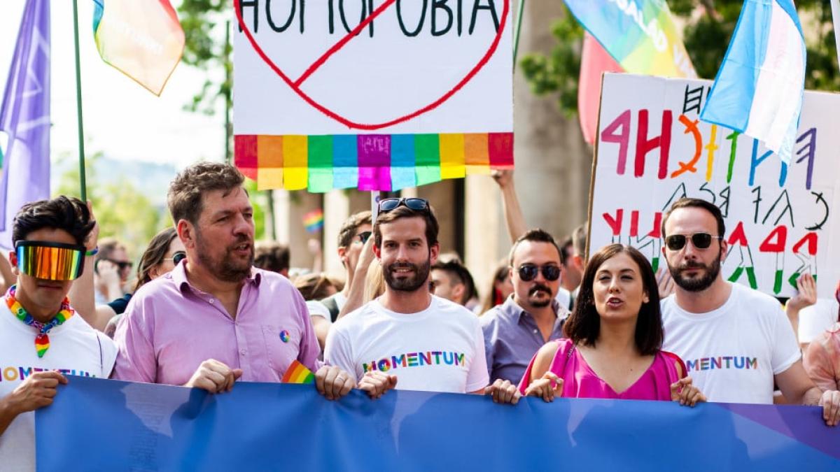 Rottyon van a mérhetetlen Momentum: már listázzák a „Fideszes propagandistákat” az ifjú kommunisták