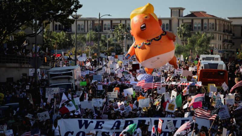 Fox News: Soros György pénzeli a Trump-ellenes tüntetéseket