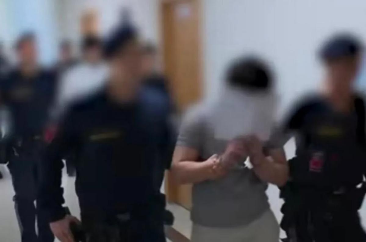 Migráns tinédzserek hónapokon át csoportosan erőszakolták meg és bántalmazták tanárnőjüket Ausztriában, végül felgyújtották a lakását
