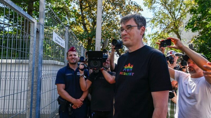 Karácsony bejelentette, hogy forradalom lesz hétfőn: rendkívüli közgyűlést tart és utána megrohamozza a Karmelitát