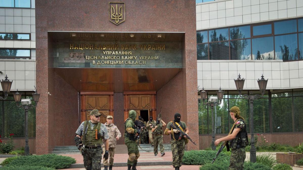 Dől a dominó az ukrán korrupciós botrányban: az állami tulajdonú bank is részt vehetett a háborús maffia működésében