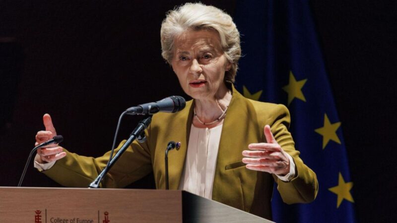 Úgy venne fel hitelt Von der Leyen, hogy már most eladósodott az EU