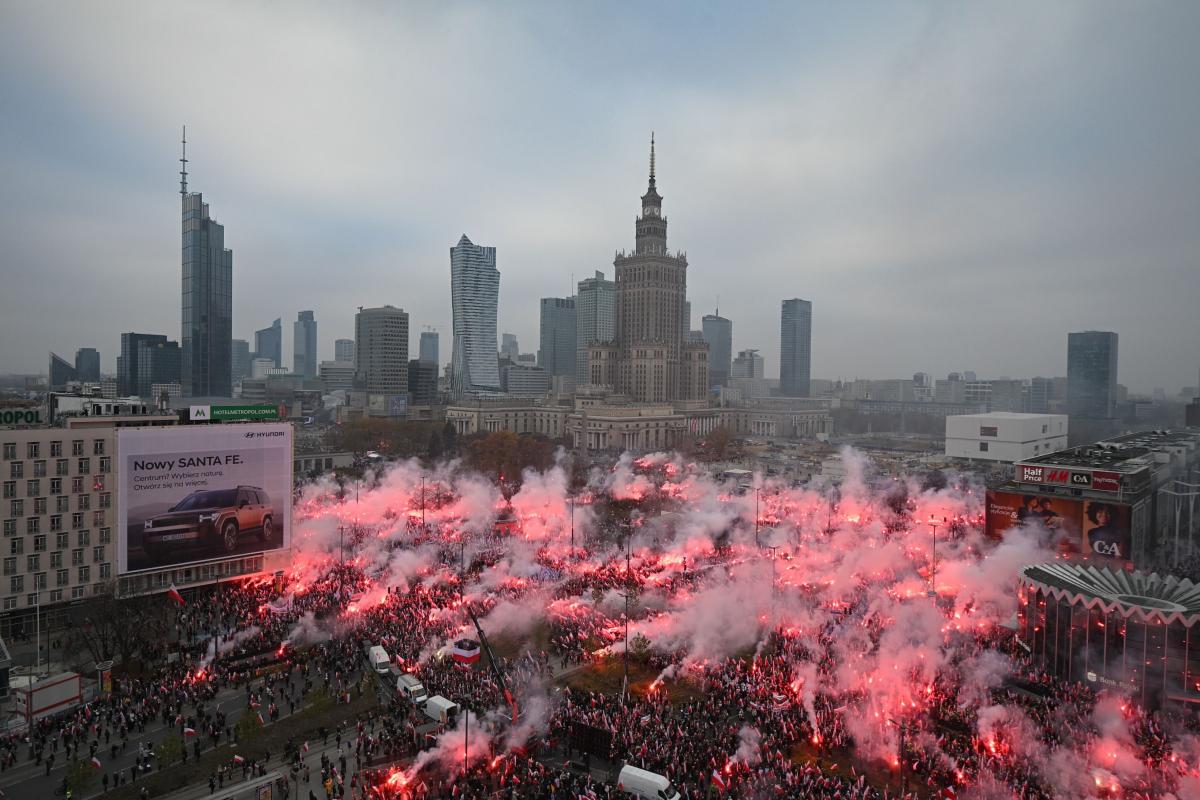 Varsó vörös-fehér tengerben – a Függetlenség Menete 2025-ben