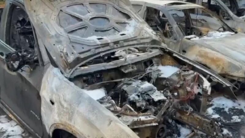 Felgyújtották egy AfD-s politikus autóját