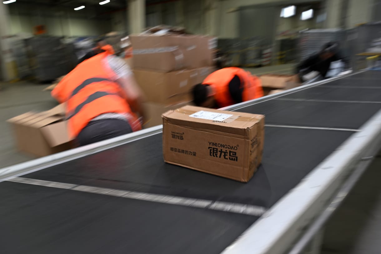 Döntött az EU: vámkötelesek lesznek a Temu és a Shein termékei