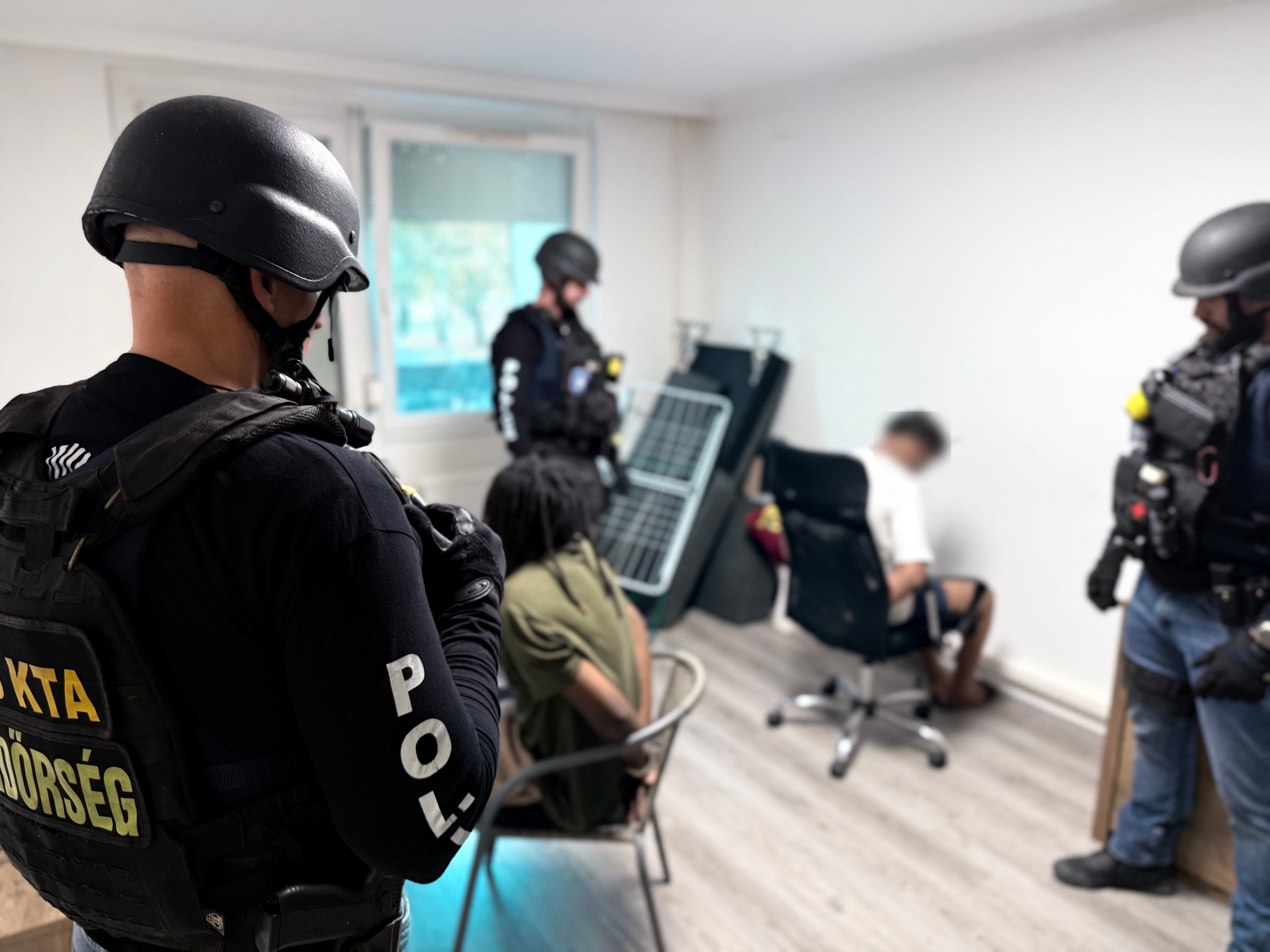 Zimbabwei és nigériai kábítószerkereskedő bűnözőket fogtak el Debrecenben