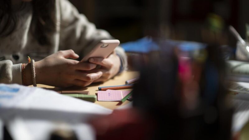 16 éves korhatárhoz kötnék az EU-ban a közösségi média használatát