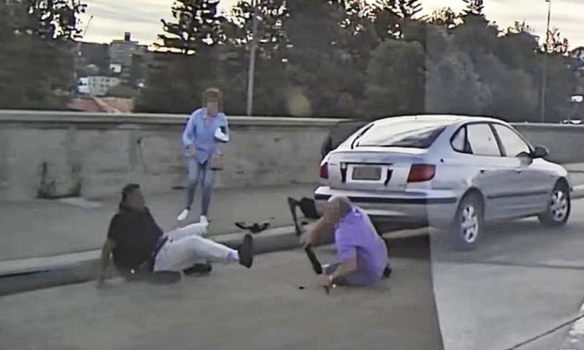 Újabb videó: egy házaspár megpróbálta lefegyverezni az egyik sydney-i terroristát, életüket vesztették a dulakodásban